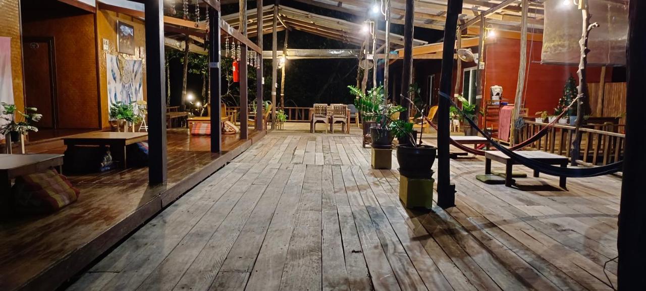 Ta Yai Homestay Ko Kut Exterior foto