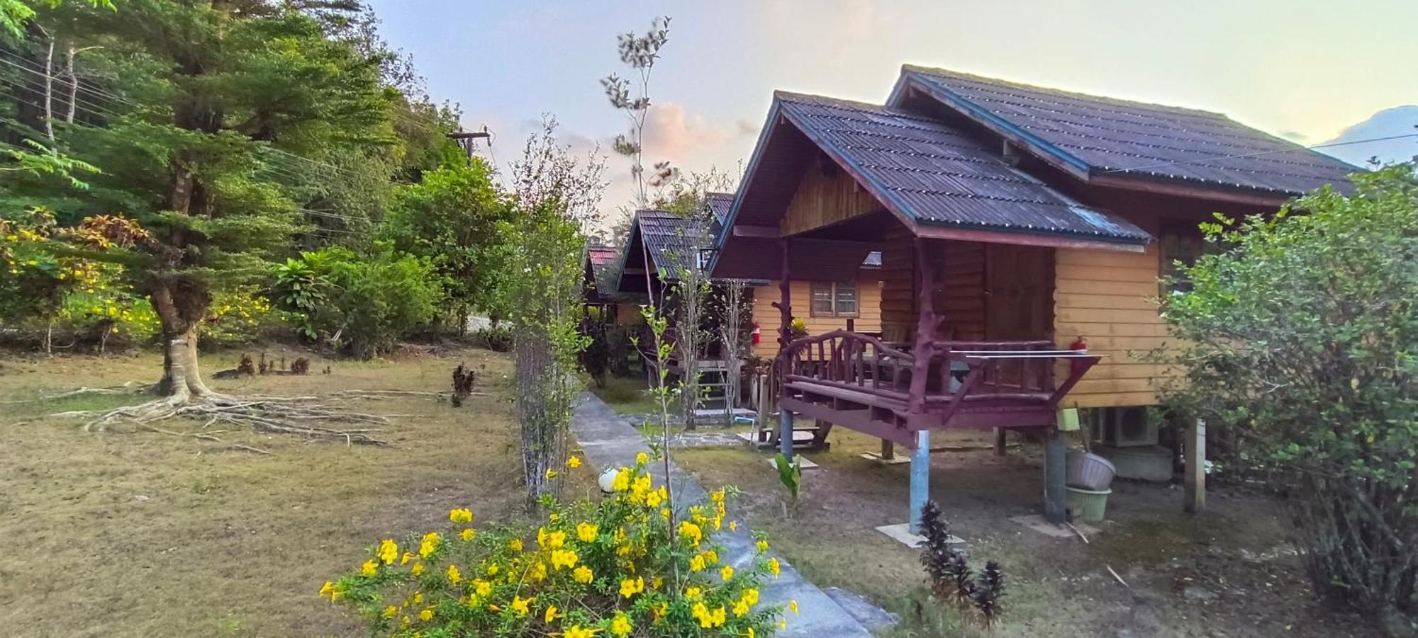 Ta Yai Homestay Ko Kut Exterior foto